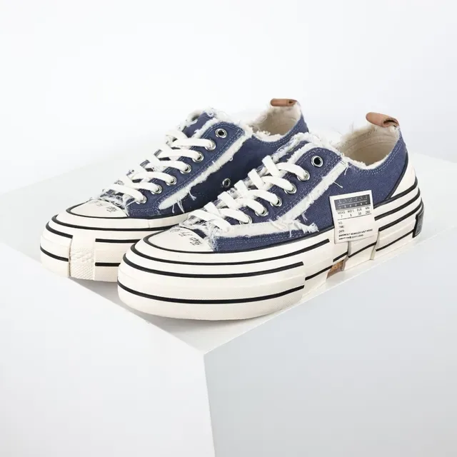 Converse Navy Beige Zapatillas Lifestyle Desconstruidas en Lona con Detalle de Borde Deshilachado 2