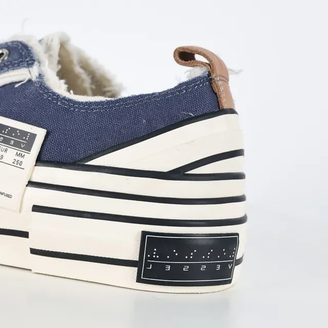 Converse Navy Beige Zapatillas Lifestyle Desconstruidas en Lona con Detalle de Borde Deshilachado 4