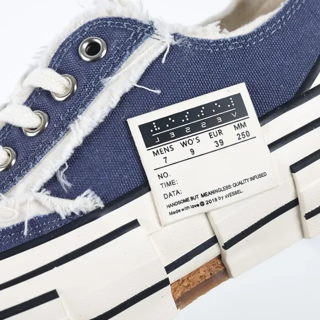 Converse Navy Beige Zapatillas Lifestyle Desconstruidas en Lona con Detalle de Borde Deshilachado 6