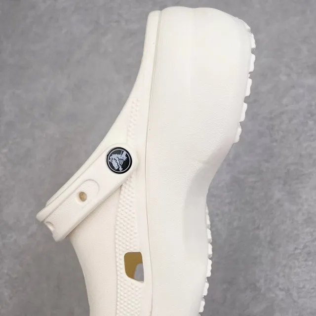 Crocs Echo Clog Zueco plataforma espuma color off-white 4