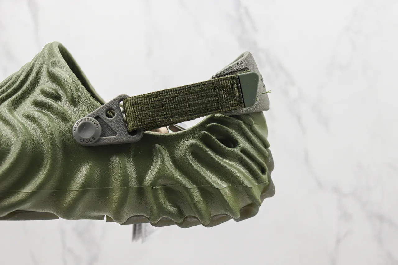 Crocs Echo Clog Olive Green Molded Foam Clog 7