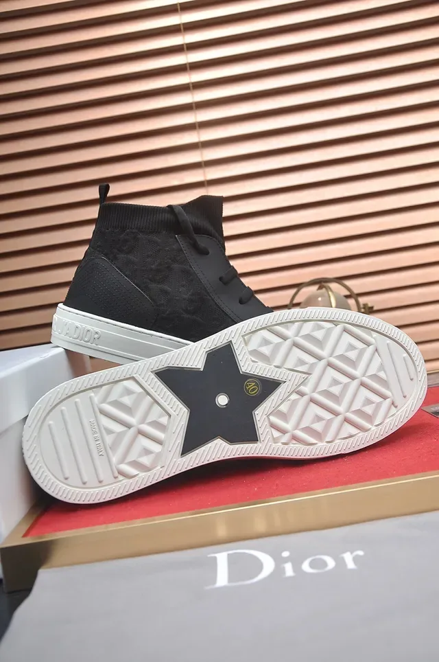 Dior B23 Black and White High-Top Lifestyle Sneakers 3