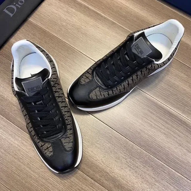 Dior B23 sneakers lifestyle en textile monogrammé et cuir noir 6