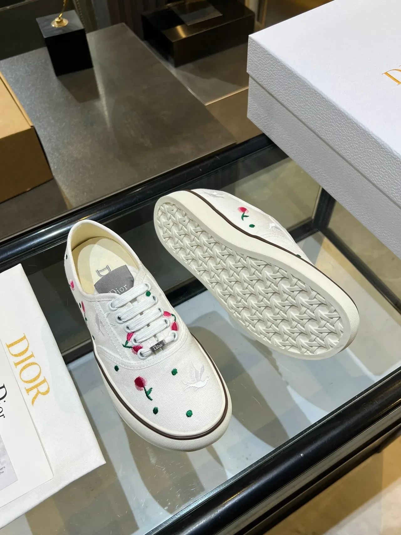 Dior B23 Tênis Lifestyle Brancos e Rosas Bordado Floral Lona Superior 2