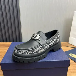 Dior B27 لوفر أسود مونوغرام مائل قاعدة سميكة بالمسامير لوفر