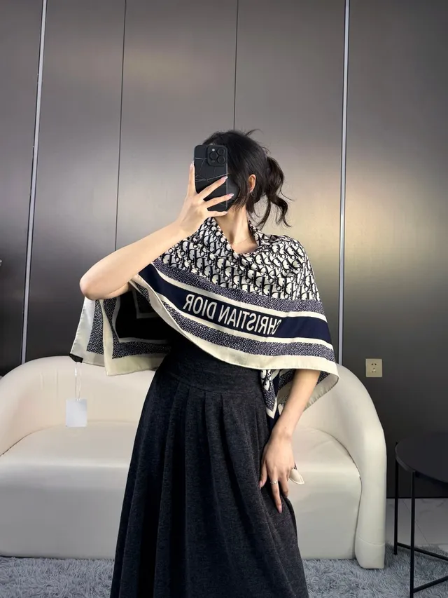 Dior Écharpe Motif Géométrique Beige Noir Tissage Herringbone 2