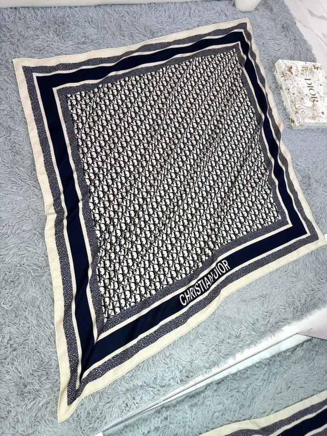 Dior Écharpe Motif Géométrique Beige Noir Tissage Herringbone 7