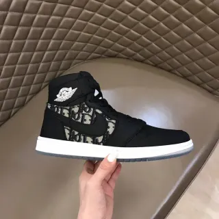 Dior 黑米高帮印花篮球鞋
