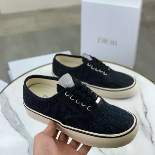 Dior sneakers lifestyle noires et beige avec upper jacquard monogram et construction cupsole