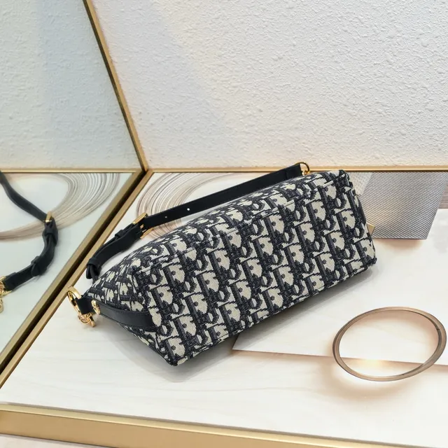 Dior কালো বেইজ তির্যক মনোগ্রাম ক্যানভাস সোনালি টোন স্ট্র্যাপ চেইন ব্যাগ 4