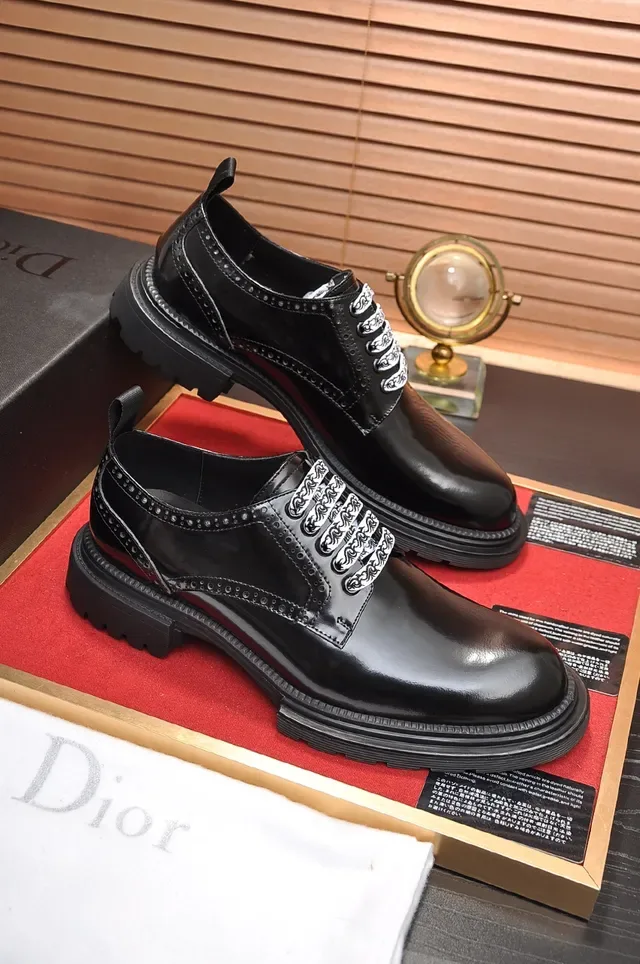 Dior Noir cuir patenté et cuir souple œillets métalliques ornementés brogue 4