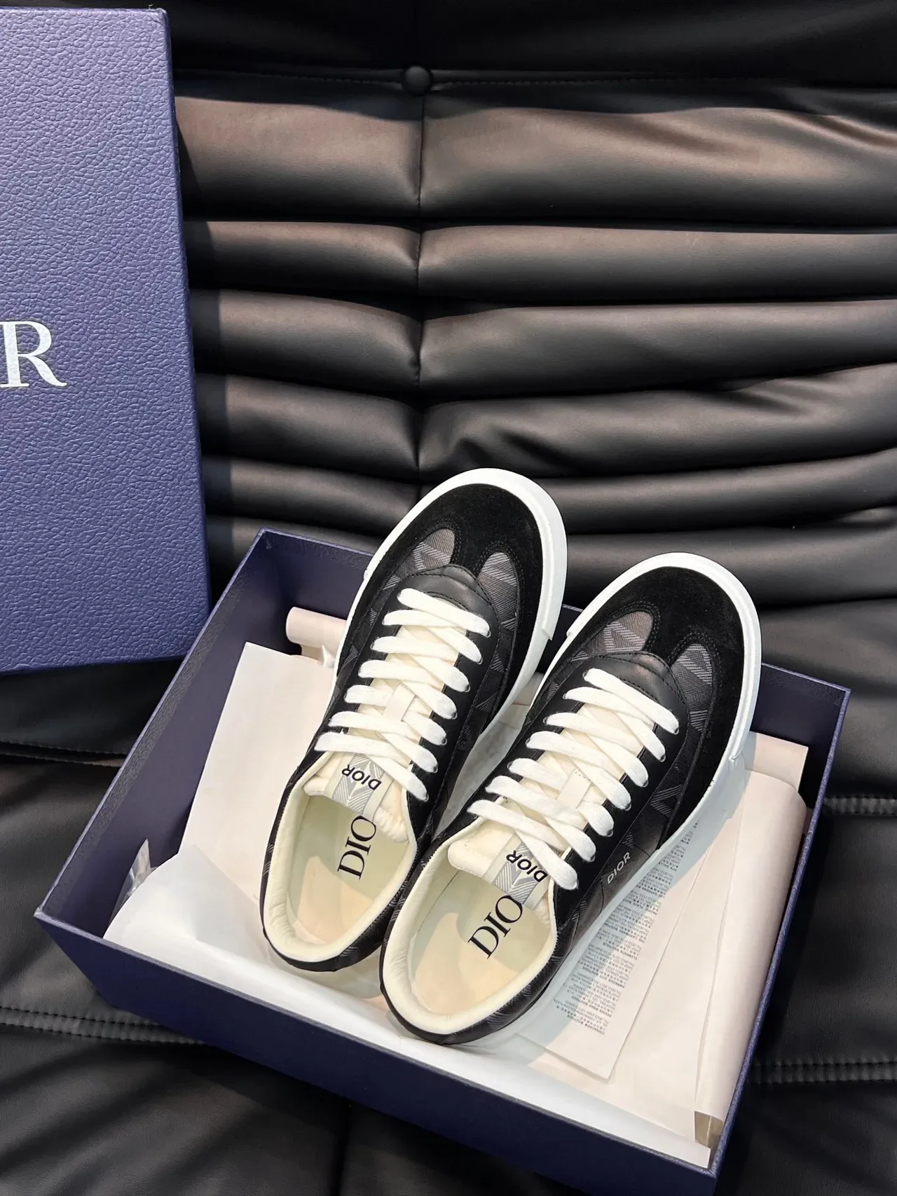 Dior ব্ল্যাক হোয়াইট লো-টপ সুয়েড-মেশ হাইব্রিড লাইফস্টাইল স্নিকার 4