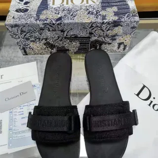 Dior حذاء منزلي أسود حزامين مزدوجين عريضين مطبوع عليها العلامة التجارية