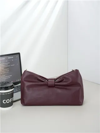 Dior পাপড়ি বার্গন্ডি কালো অতিরিক্ত বড় বন্ধন স্ট্রাকচার্ড সিলুয়েট এনভেলপ ক্লাচ 17