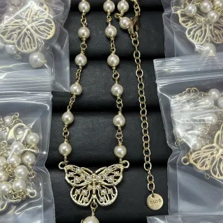 Colar Dior Borboleta Corrente Ouro Branco Pérolas Cultivadas