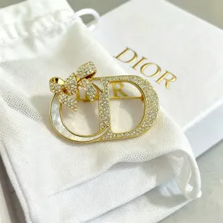 Dior CD मोनोग्राम बाउ क्रिस्टल ब्रोच