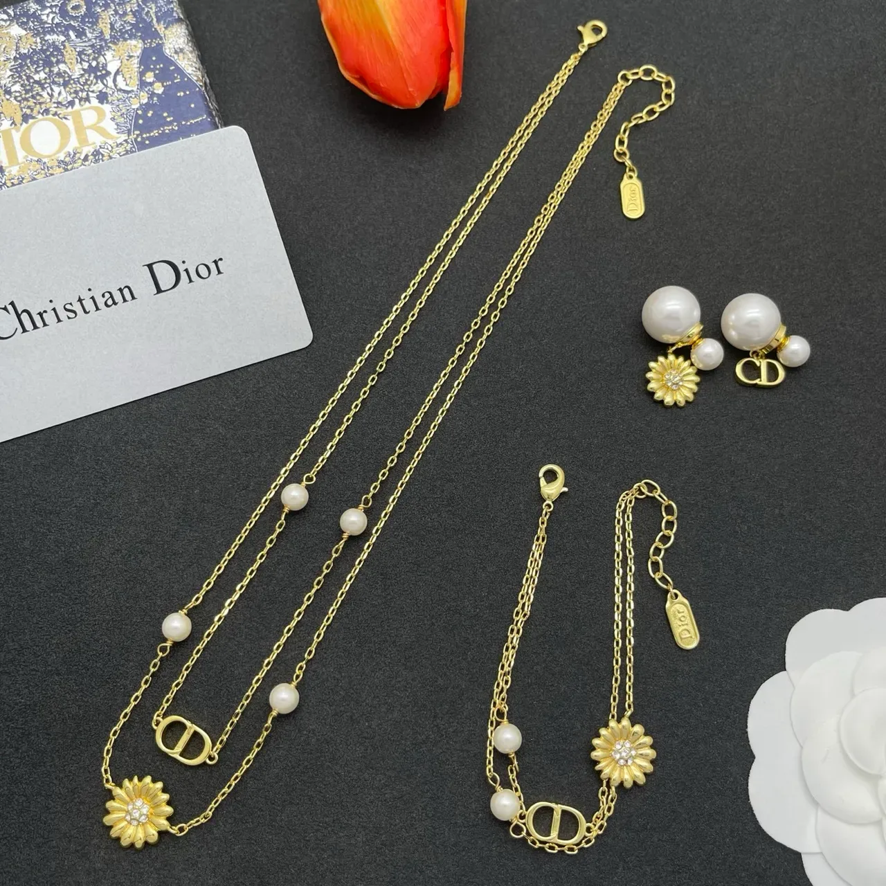 Dior Bracelet Perle Florale et Logo CD Double Chaîne Or 2