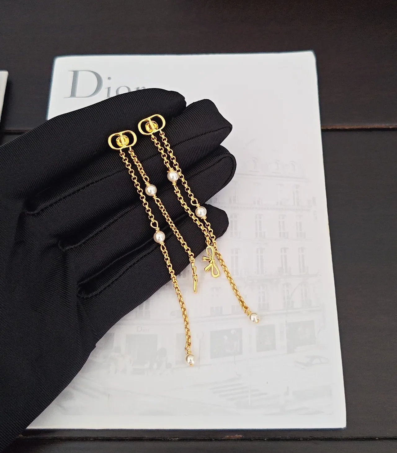 Dior Gold-Tone Chain and Pearl Bow Drop Earrings 4