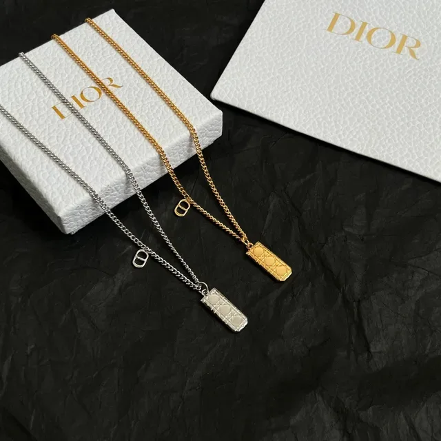 Dior Gold-Tone Quilted Rectangular Pendant Necklace 5