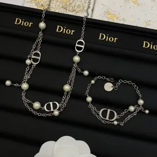 Dior 多链珍珠 CD Logo 项链