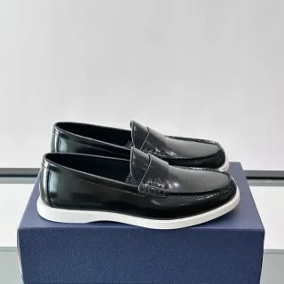 Dior 黑色白色亮面漆皮带乐福鞋