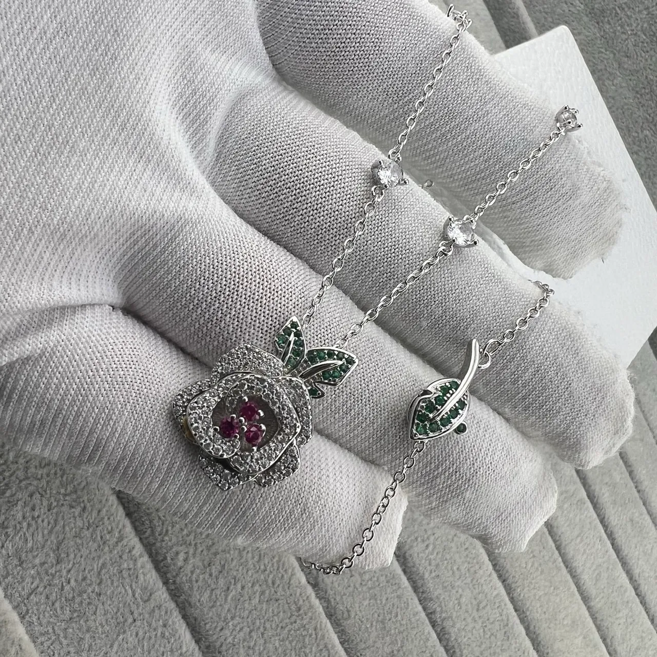 Dior Silver Green Floral Rose Pendant Pavé-Set Gemstones Necklace 5