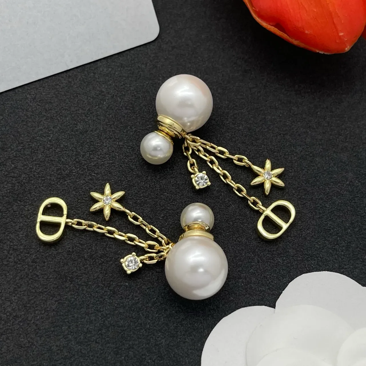 Dior Tribales Pérola e Dourado D-Logo Triple-Drop Brincos 6
