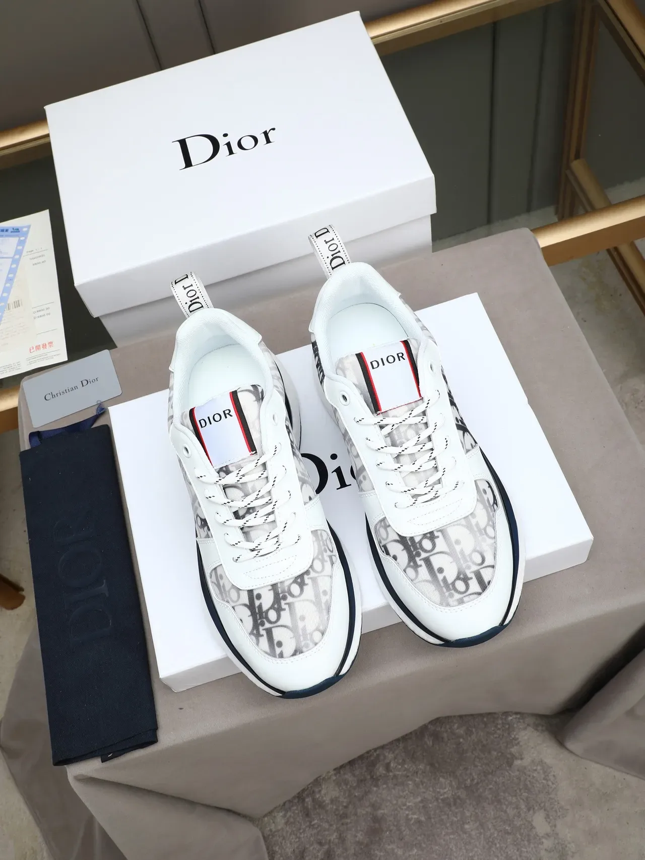 Dior 白色海军蓝印花网布面板雕塑双层中底生活方式运动鞋 3