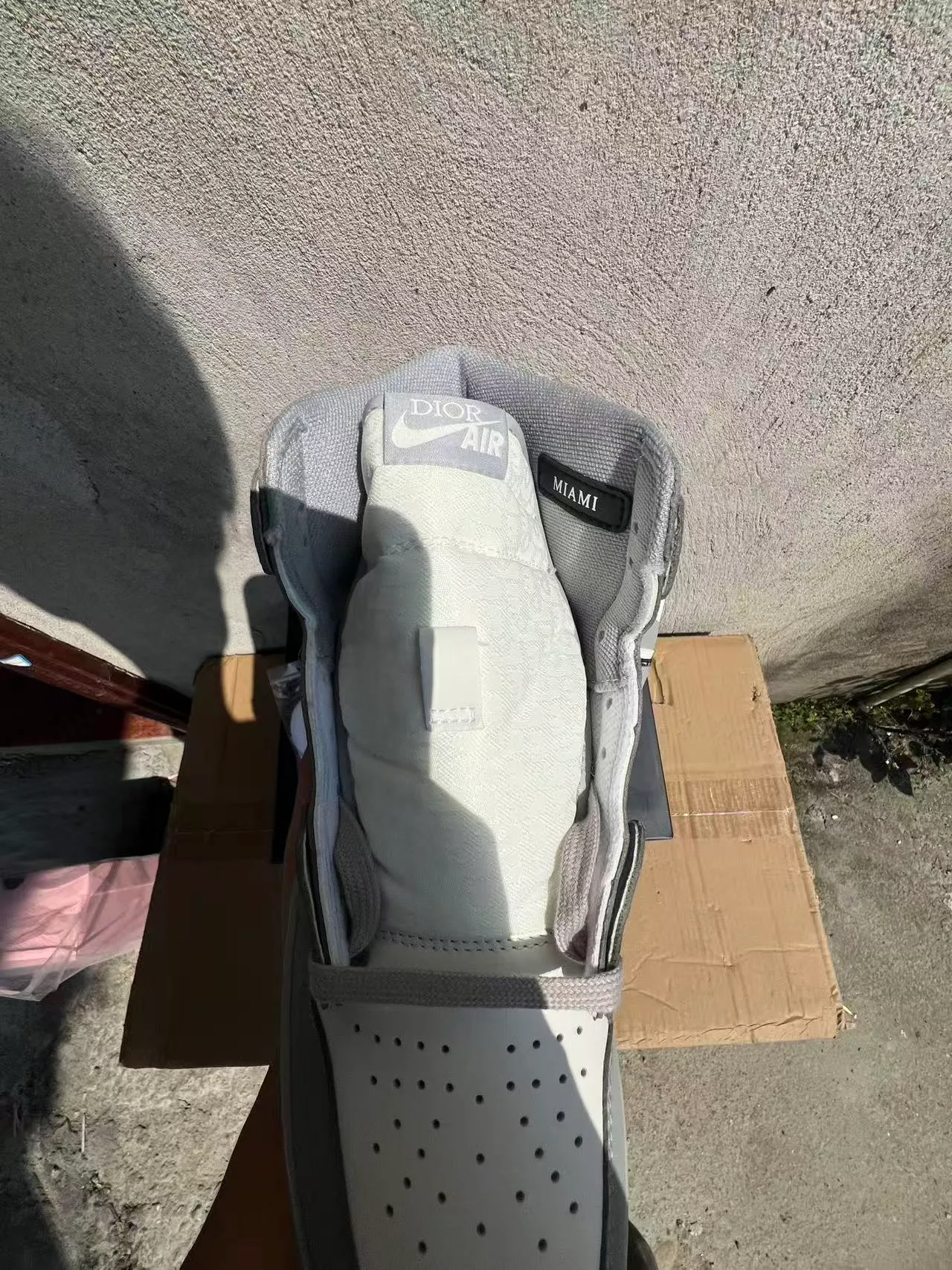 Dior x Air Jordan 1 Gris Blanco Monogram Zapatos de Baloncesto 4