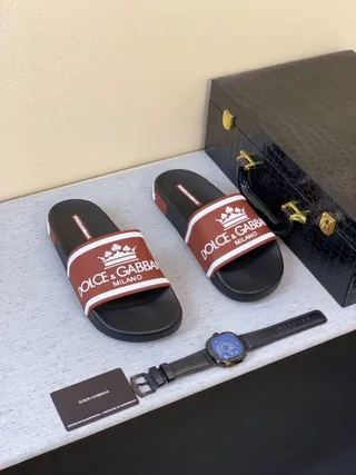 Dolce & Gabbana Noir Bourgogne Large Courroie Logo Couronne Chaussons 5