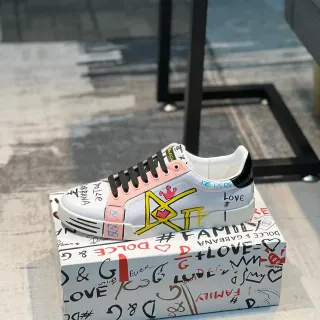 Dolce & Gabbana Graffiti Collection Sneakers Lifestyle Blanc et Rose Cuir