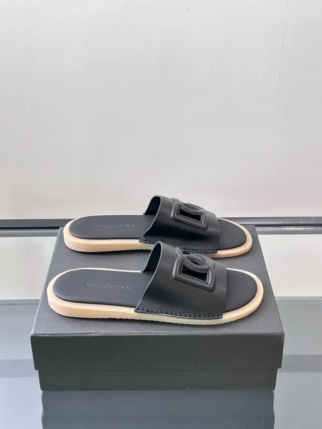 Dolce & Gabbana Logo-Strap Pantuflas de Camurça 8