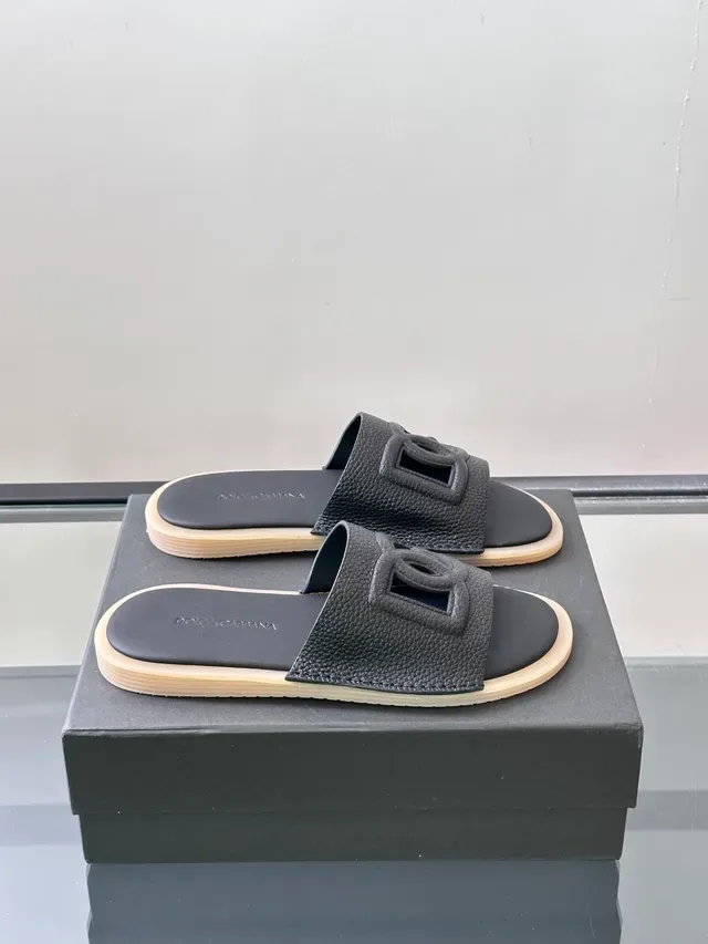 Dolce & Gabbana Logo-Strap Pantuflas de Camurça 9