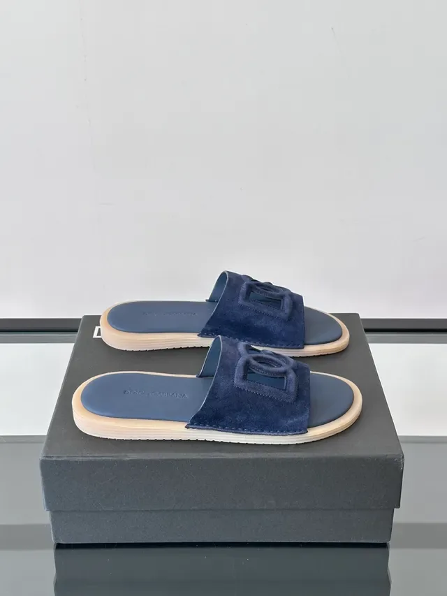 Dolce & Gabbana Logo-Strap Pantuflas de Camurça 10