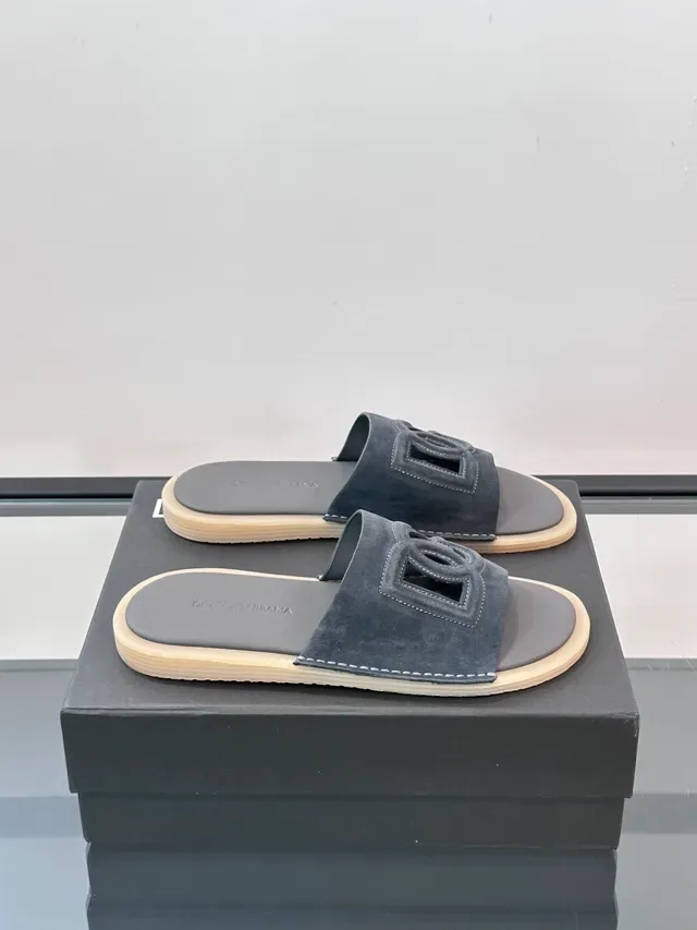 Dolce & Gabbana Logo-Strap Pantuflas de Camurça 11