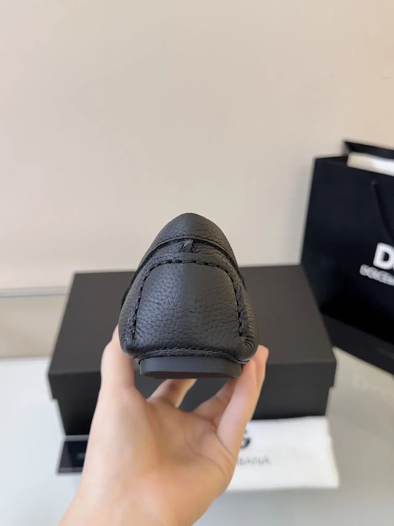Dolce & Gabbana Portofino 黑金压纹皮革印花 DG 乐福鞋 4