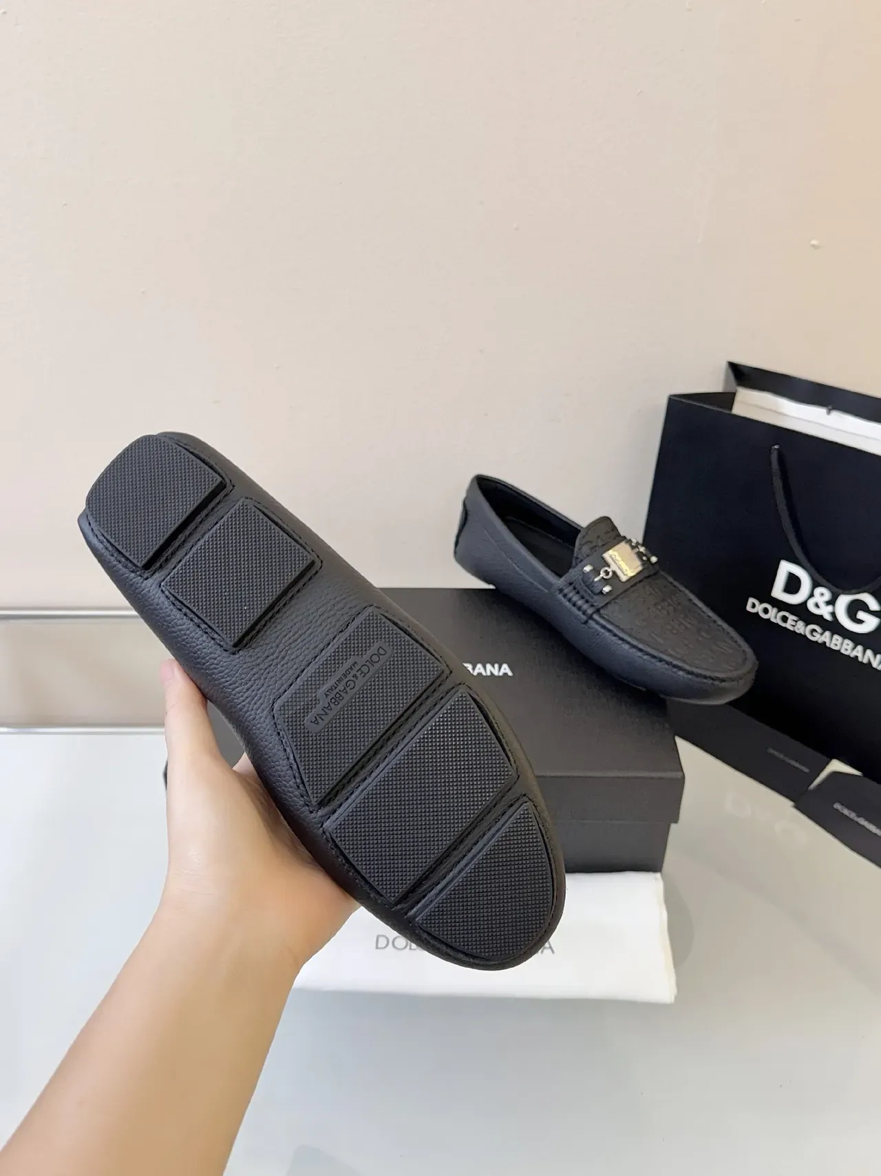 Dolce & Gabbana Portofino 黑金压纹皮革印花 DG 乐福鞋 5