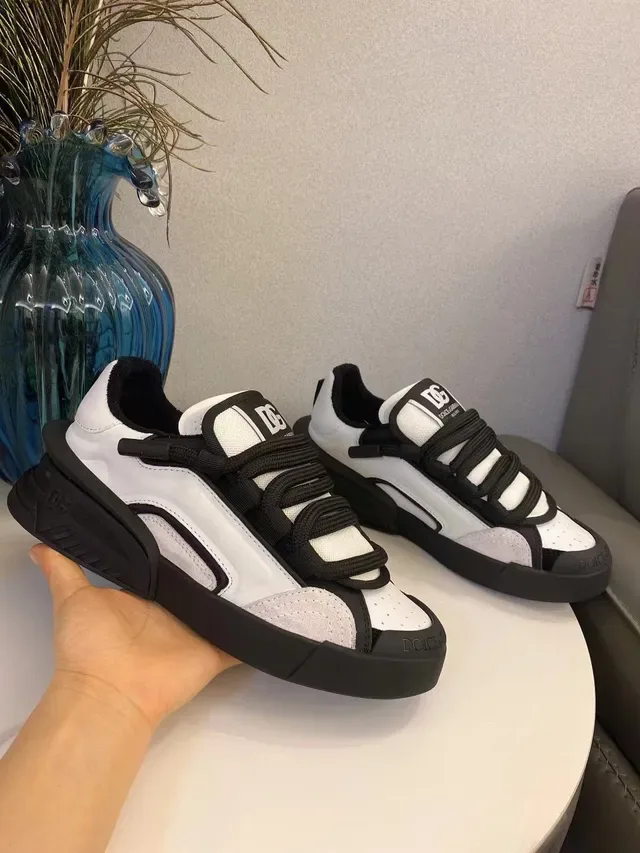 Dolce & Gabbana Zapatillas Chunky Blancas y Negras con Cierre Multi-Strap y Tapa de Dedo Perforada 3
