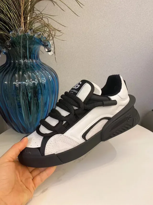 Dolce & Gabbana Zapatillas Chunky Blancas y Negras con Cierre Multi-Strap y Tapa de Dedo Perforada 6