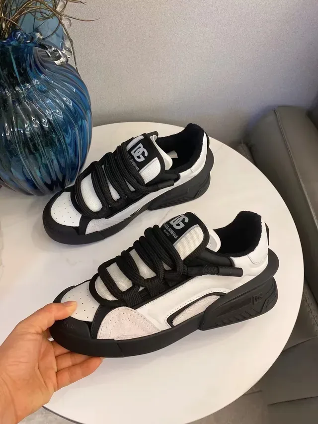 Dolce & Gabbana Zapatillas Chunky Blancas y Negras con Cierre Multi-Strap y Tapa de Dedo Perforada 7