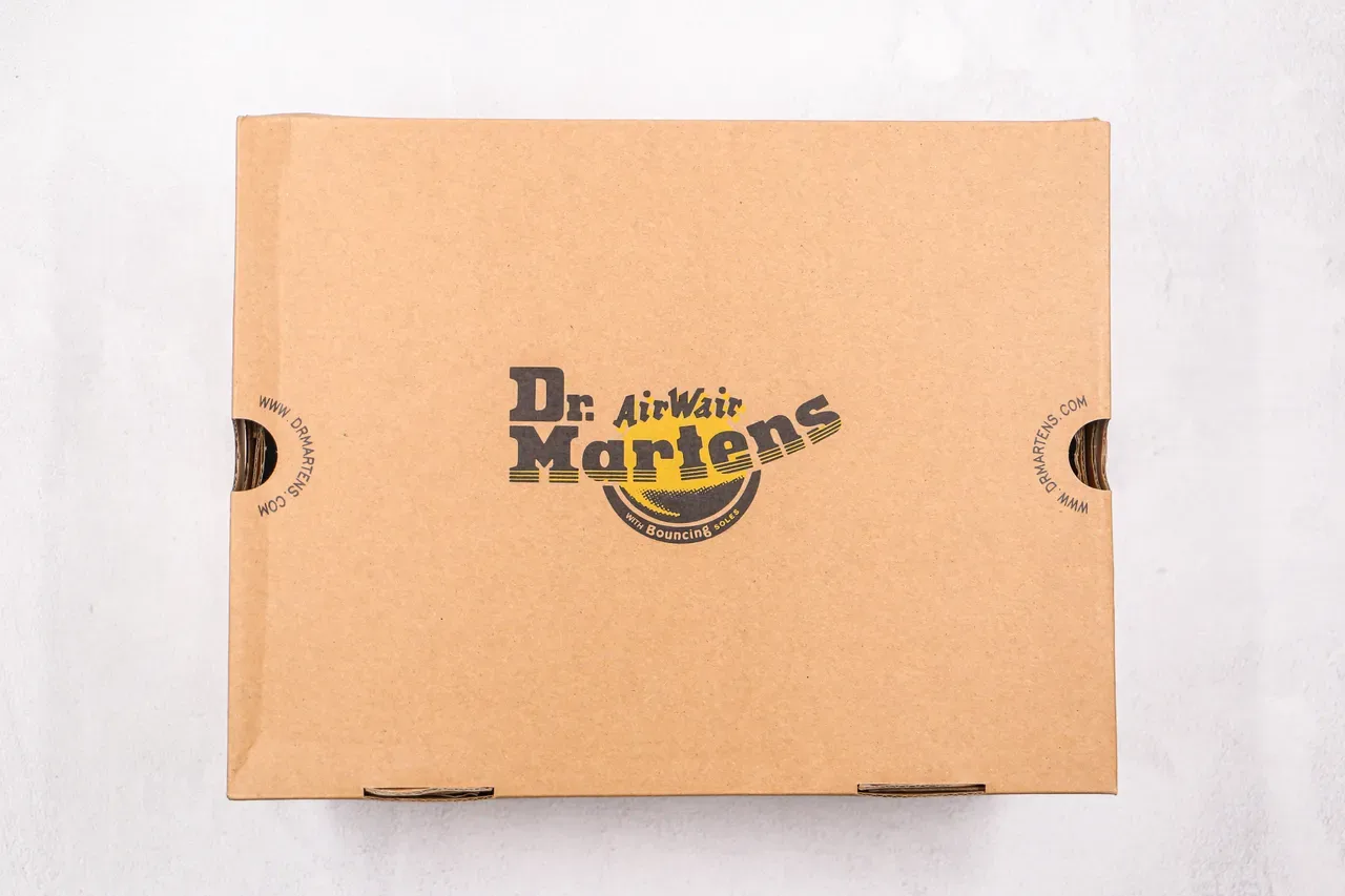 Dr. Martens 切尔西靴 黑色黄色 光滑皮革 缝线 3