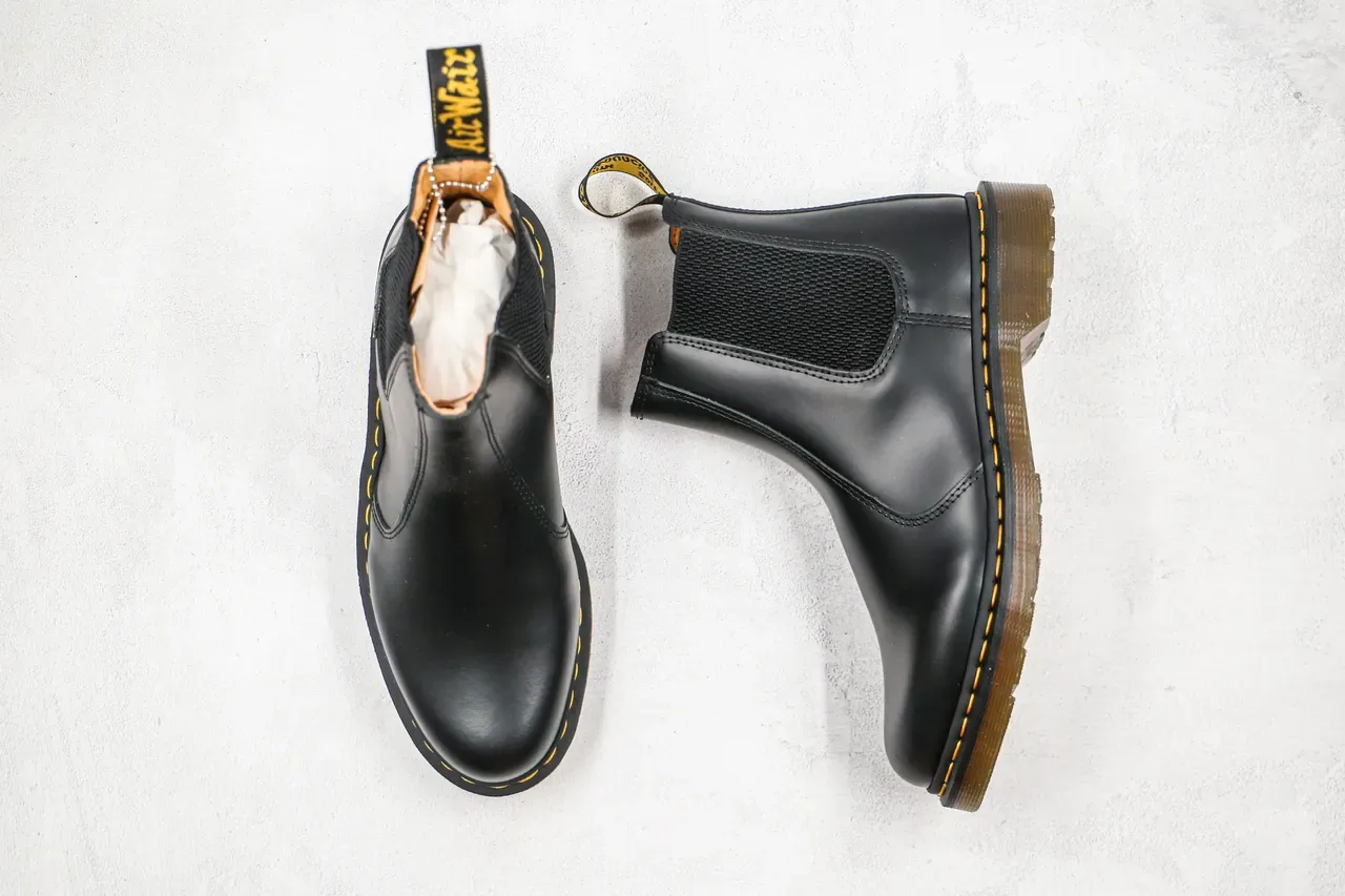 Dr. Martens 切尔西靴 黑色黄色 光滑皮革 缝线 7