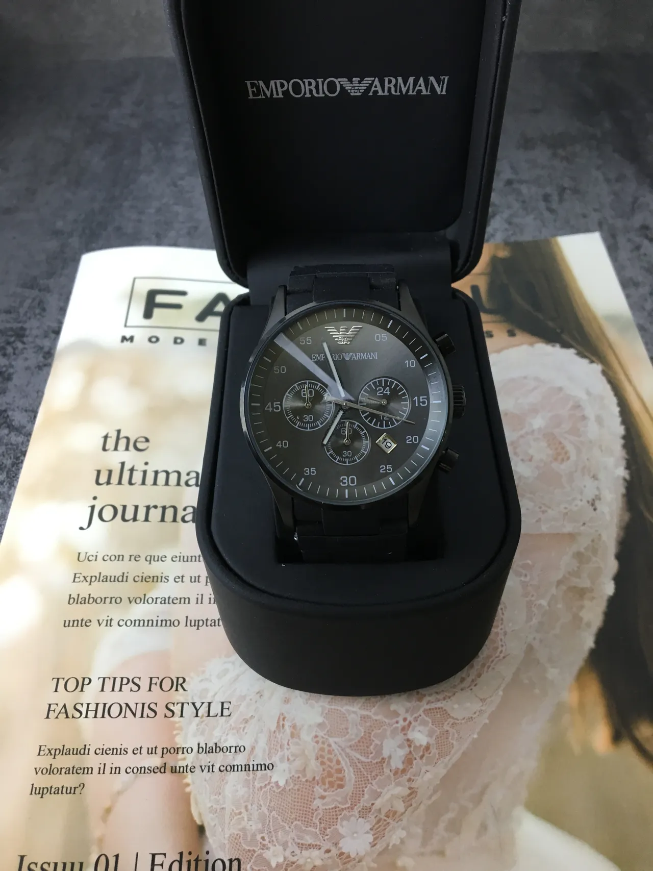 Emporio Armani Montre Chronographe Noire Monochrome Sportive 3