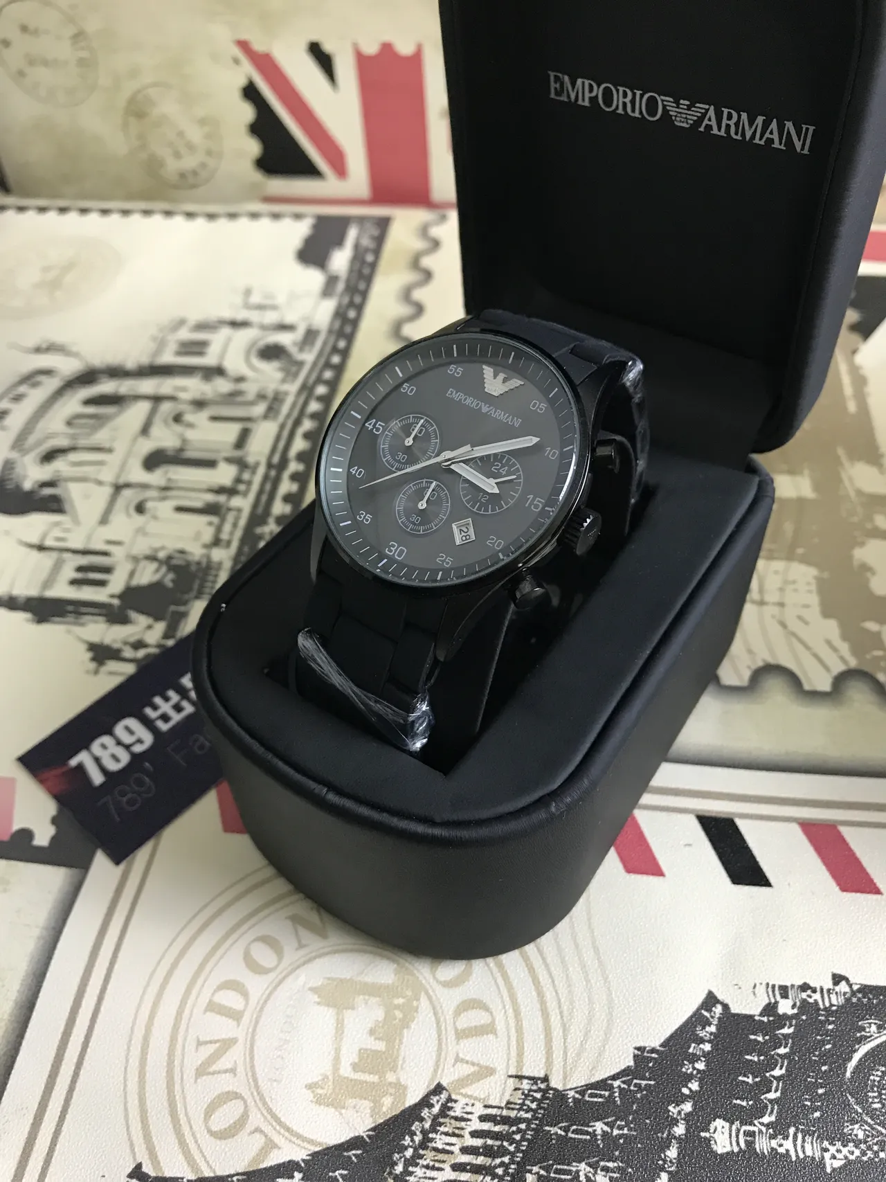 Emporio Armani Montre Chronographe Noire Monochrome Sportive 7