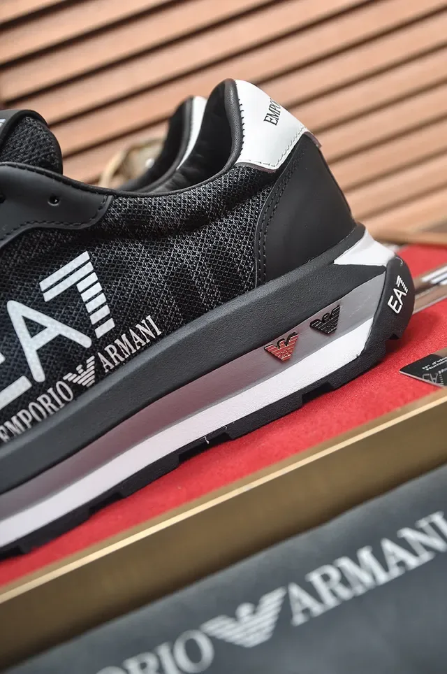 Emporio Armani EA7 黑白生活方式运动鞋 2