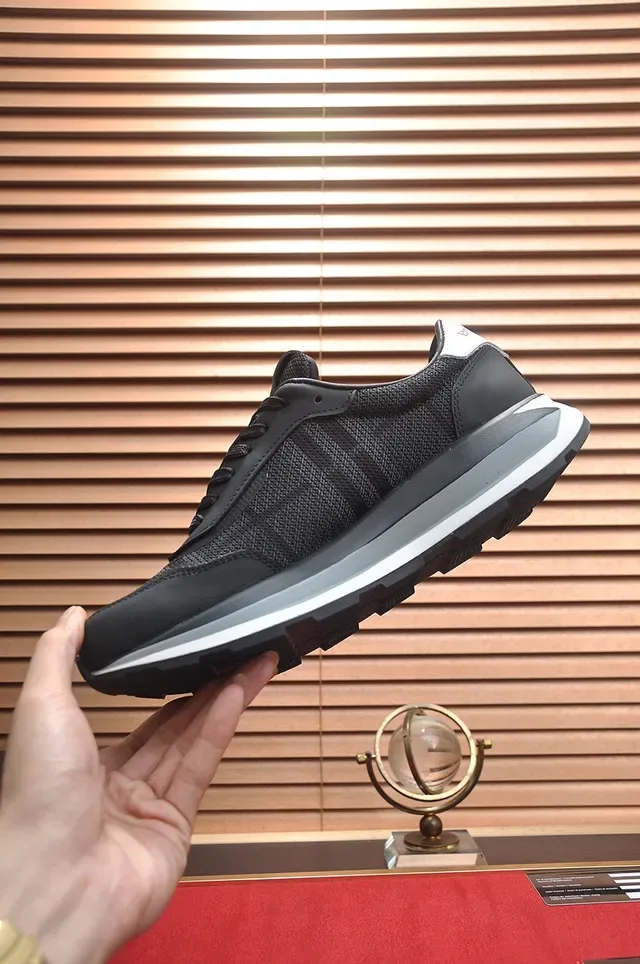 Emporio Armani EA7 黑白生活方式运动鞋 4