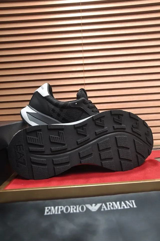 Emporio Armani EA7 黑白生活方式运动鞋 5