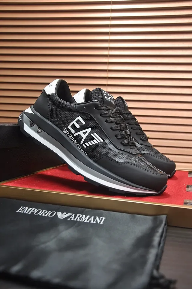 Emporio Armani EA7 黑白生活方式运动鞋 9