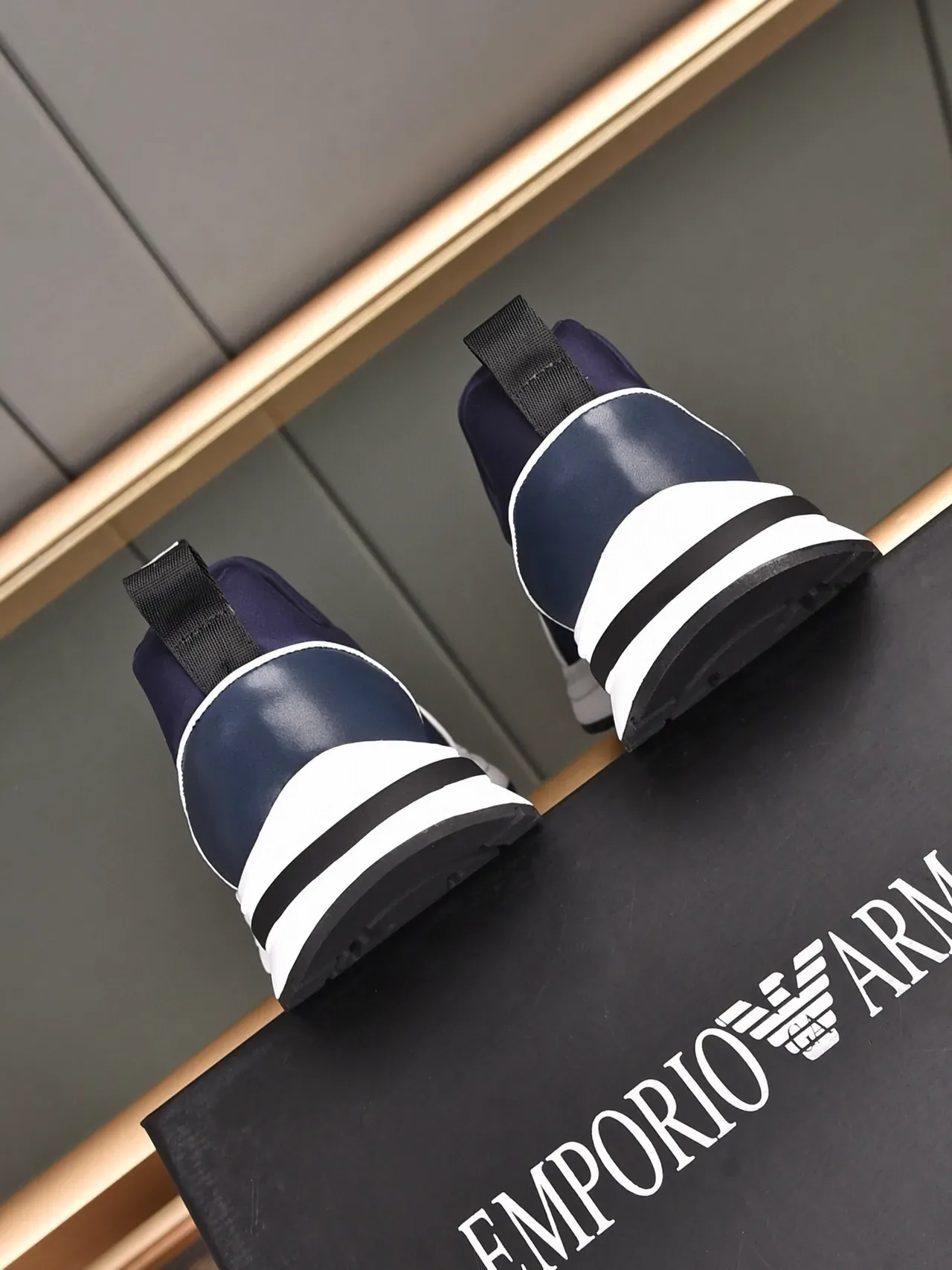 Emporio Armani Navy Black Sneakers Slip-On avec Sangle Élastique 6