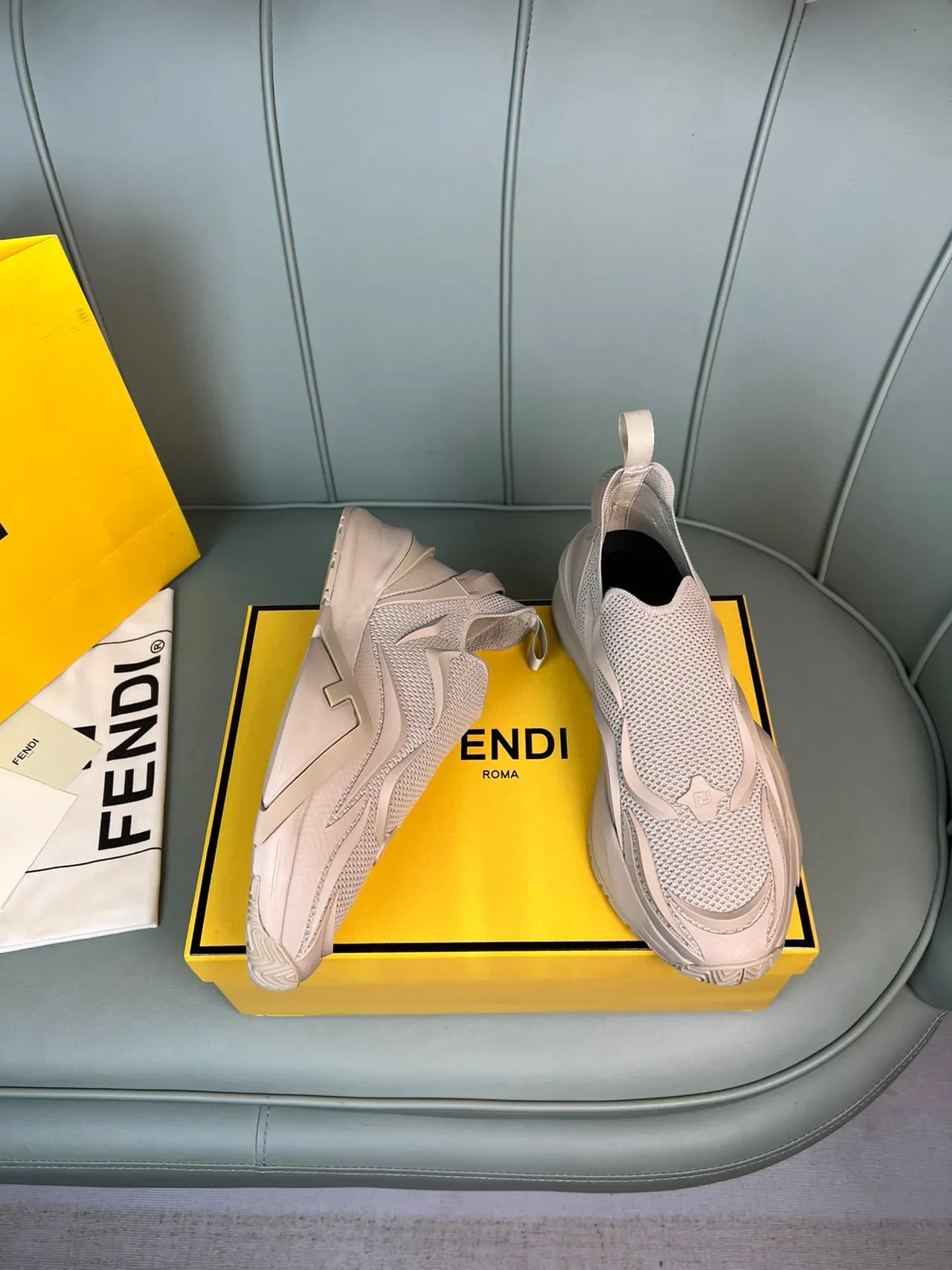 Fendi 米色针织网面套脚运动鞋 5